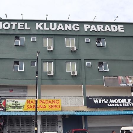 Room V At Kluang Parade Near Bus Stop Kluang Esterno foto